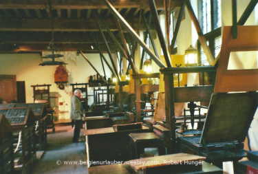 Alte Druckerpressen im Plantin Moretus Museum Antwerpen